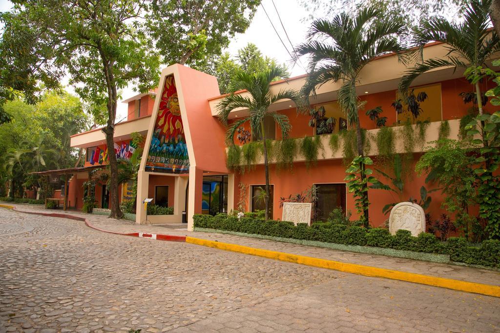 Hotel Maya Tulipanes Palenque Extérieur photo